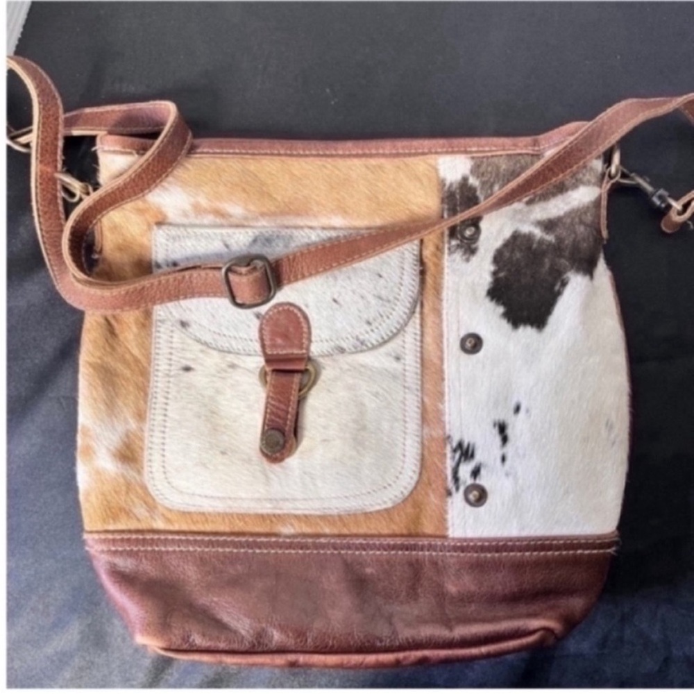 Myra Bag Cream & Brown Interior Zipper Pouch
